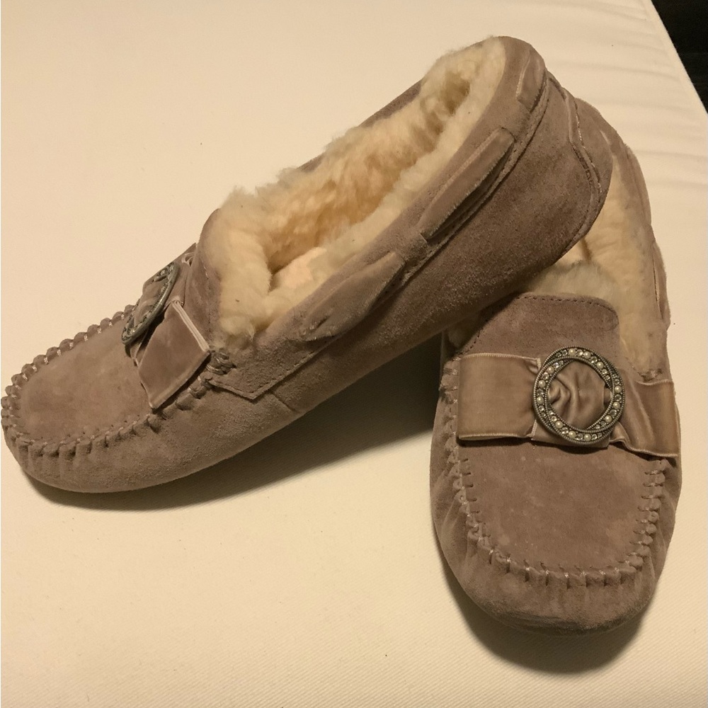 UGG Slippers - Picture 5 of 7